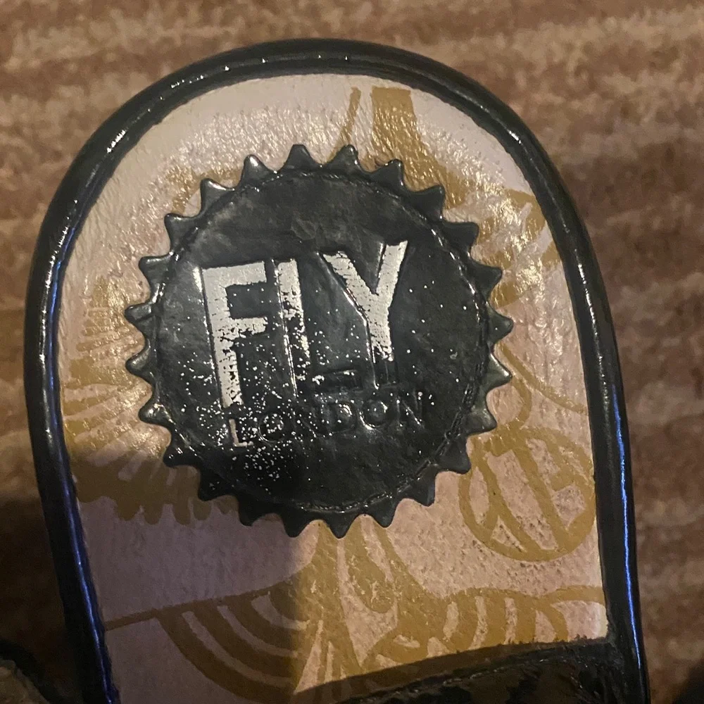 Fly London Glossy Black Women's Sandals - Picture 4 of 4